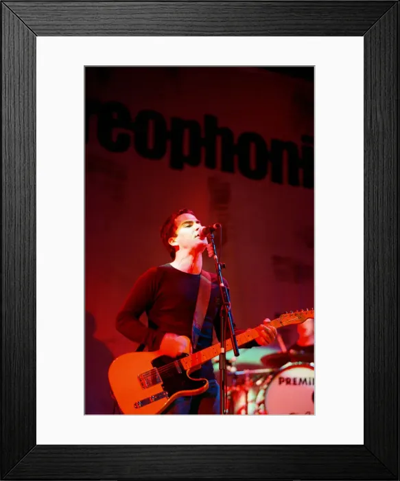 Framed Print : Welsh rock band Stereophonics performing at Cardiff Castle. 12th June 1998 Framed Print : Welsh rock band Stereophonics performing at Cardiff Castle. 12th June 1998