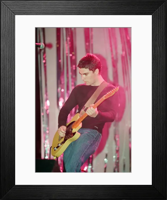 Framed Print : Welsh rock band Stereophonics performing at Cardiff Castle. 12th June 1998 Framed Print : Welsh rock band Stereophonics performing at Cardiff Castle. 12th June 1998