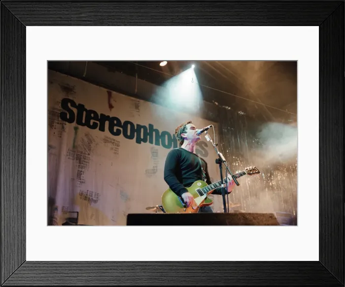 Framed Print : Welsh rock band Stereophonics performing at Cardiff Castle. 12th June 1998