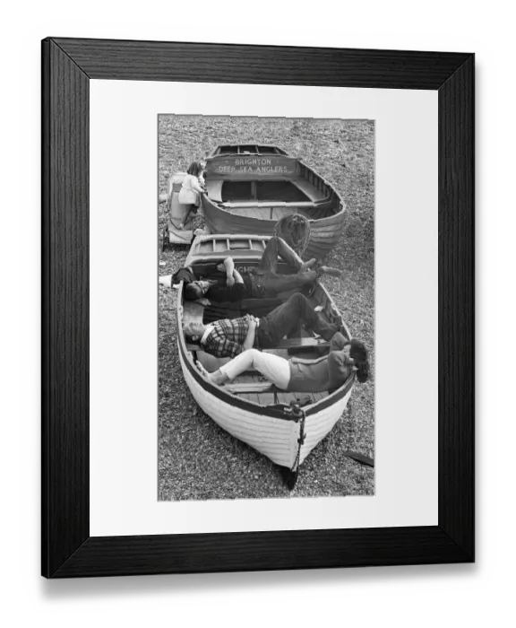Framed Print : Holiday scenes at Brighton Enjoying the summer sun Framed Print : Holiday scenes at Brighton Enjoying the summer sun