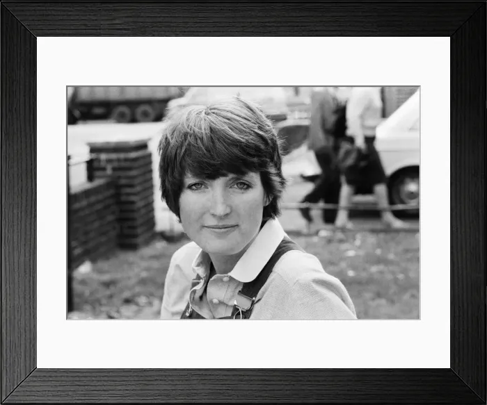 Framed Print : Prospective Labour member of Parliament Harriet Harman canvassing in Peckham