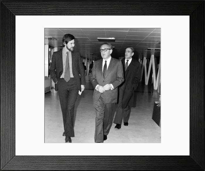 Framed Print : Former US Secretary of State, Henry Kissinger, leaving London airport to fly to New York Framed Print : Former US Secretary of State, Henry Kissinger, leaving London airport to fly to New York