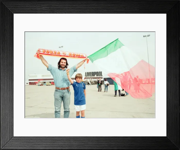 Framed Print : Italian Football Fans arrive at Liverpool Airport, 14th June 1996 Framed Print : Italian Football Fans arrive at Liverpool Airport, 14th June 1996