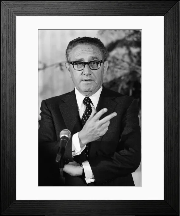 Framed Print : Henry Kissinger speaking at a press conference, answering questions about his latest book Framed Print : Henry Kissinger speaking at a press conference, answering questions about his latest book