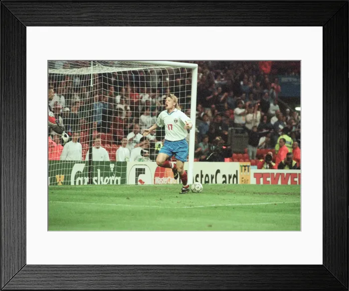 Framed Print : Russia 3-3 Czech Republic, Euro 1996 Group C match at Anfield Framed Print : Russia 3-3 Czech Republic, Euro 1996 Group C match at Anfield