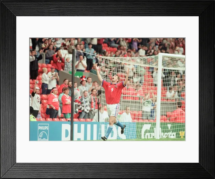 Framed Print : Russia 3-3 Czech Republic, Euro 1996 Group C match at Anfield