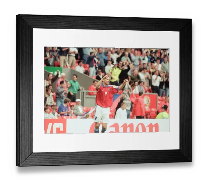Framed Print : Russia 3-3 Czech Republic, Euro 1996 Group C match at Anfield Framed Print : Russia 3-3 Czech Republic, Euro 1996 Group C match at Anfield