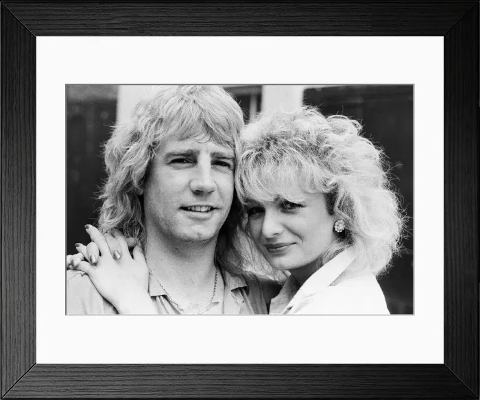 Framed Print : Status Quo band member Rick Parfitt and his new girlfriend Patty Beedon. 12th July 1985
