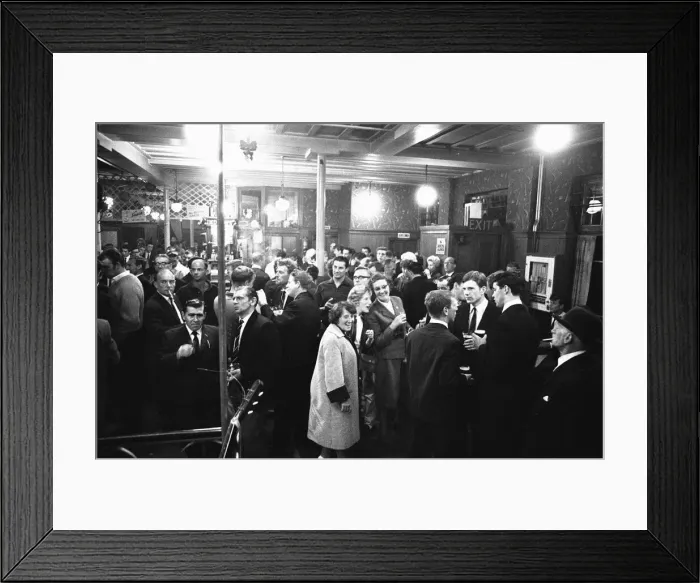Framed Print : Pub goers awaiting the cabaret at a pub in Londons East End on a Saturday night Framed Print : Pub goers awaiting the cabaret at a pub in Londons East End on a Saturday night