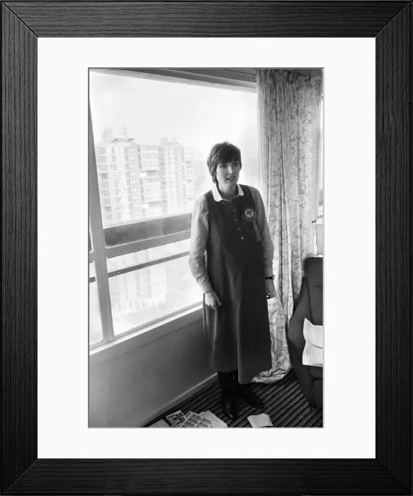Framed Print : Prospective Labour member of Parliament Harriet Harman tours Peckham where she is