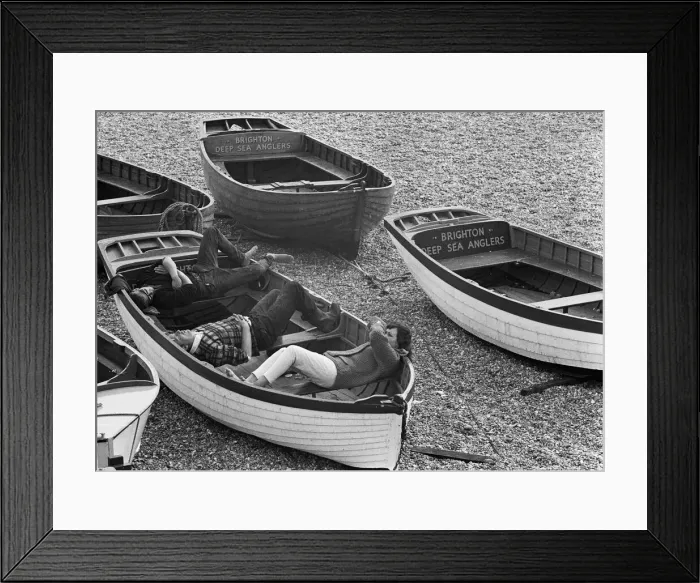 Framed Print : Holiday scenes at Brighton Enjoying the summer sun Framed Print : Holiday scenes at Brighton Enjoying the summer sun