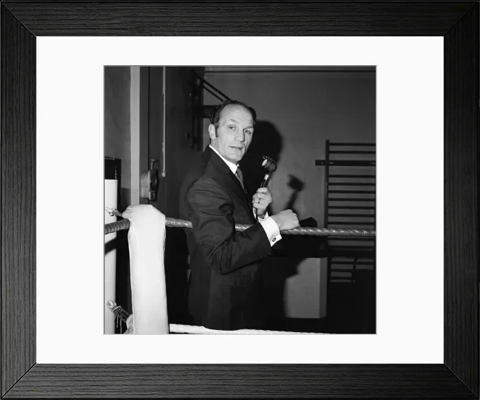 Framed Print : Henry Cooper pictured in a gymnasium. 3rd February 1971 Framed Print : Henry Cooper pictured in a gymnasium. 3rd February 1971