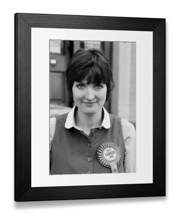 Framed Print : Prospective Labour member of Parliament Harriet Harman tours Peckham where she is