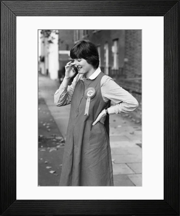 Framed Print : Prospective Labour member of Parliament Harriet Harman tours Peckham where she is Framed Print : Prospective Labour member of Parliament Harriet Harman tours Peckham where she is