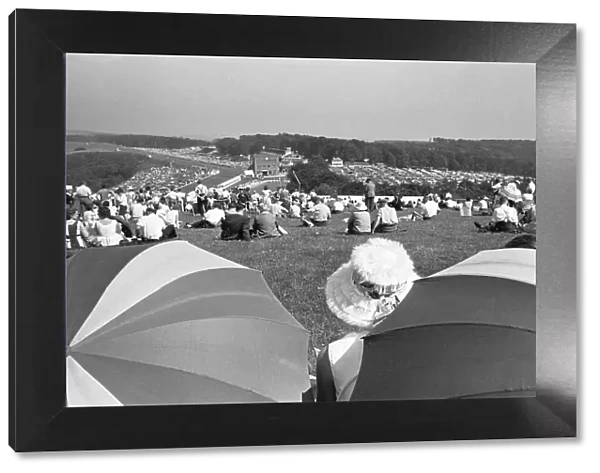 Glorious Goodwood 1963 Racegoers on The Trundle, the Iron Age hill fort which is