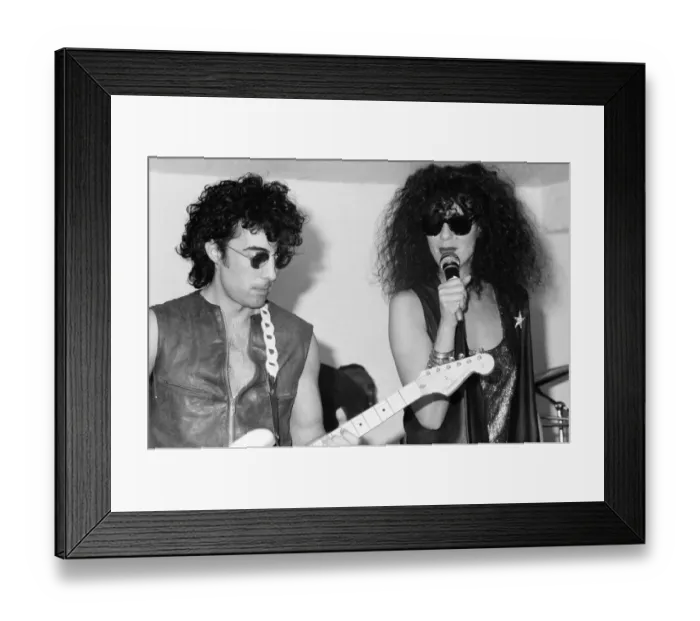 Framed Print : Scarlet Fantastic, music group consisting of pop duo, Maggie De Monde and Rick P Jones Framed Print : Scarlet Fantastic, music group consisting of pop duo, Maggie De Monde and Rick P Jones