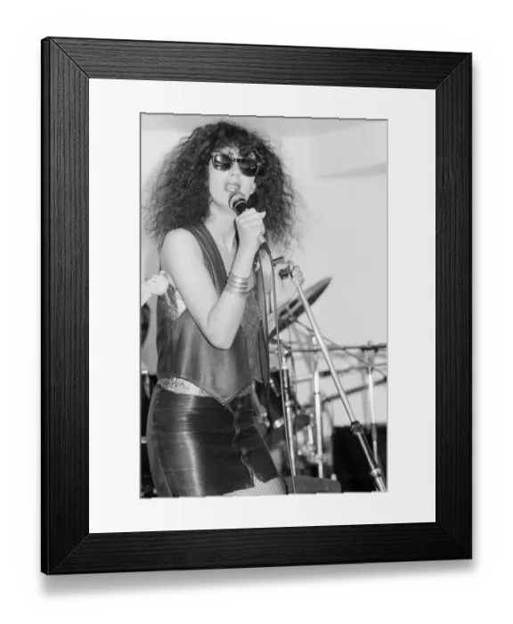 Framed Print : Scarlet Fantastic, music group consisting of pop duo, Maggie De Monde and Rick P Jones