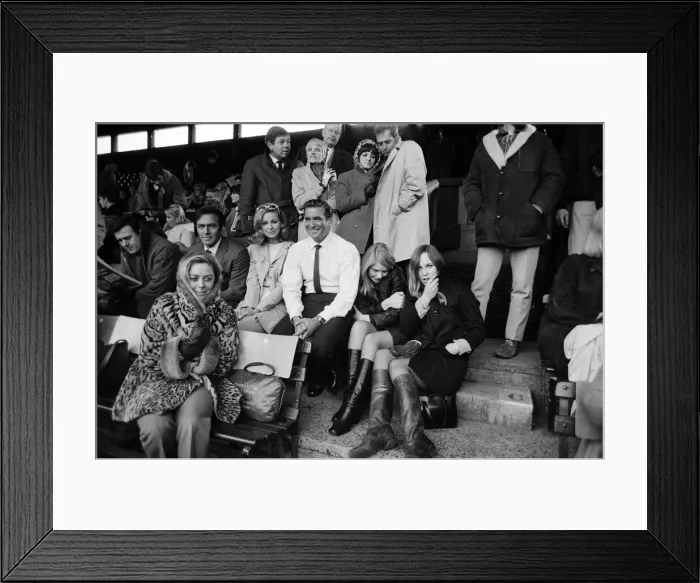 Framed Print : Film stars Rod Taylor, Christopher Plummer and Camilla Sparv together with 175 extras Framed Print : Film stars Rod Taylor, Christopher Plummer and Camilla Sparv together with 175 extras