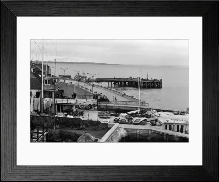 Framed Print : Views of West Cowes, Isle of Wight. 11th August 1958 Framed Print : Views of West Cowes, Isle of Wight. 11th August 1958