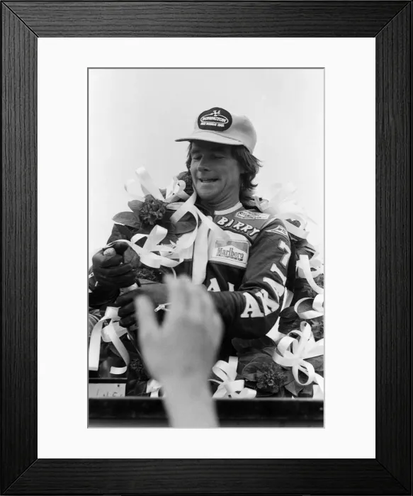 Framed Print : British Motorcycle road racer Barry Sheene wins the 1300 cc Superbike race at Donington Framed Print : British Motorcycle road racer Barry Sheene wins the 1300 cc Superbike race at Donington