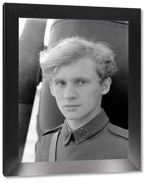 Peter Firth on the set of 'Aces High', the story of the Royal Flying Corps