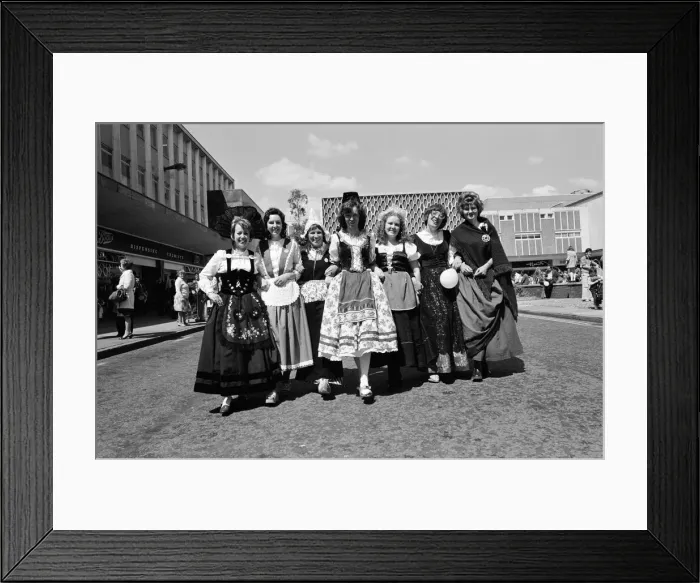 Framed Print : Pro Europe Women wearing traditional costumes ahead of referendum, pictured in Solihull Framed Print : Pro Europe Women wearing traditional costumes ahead of referendum, pictured in Solihull