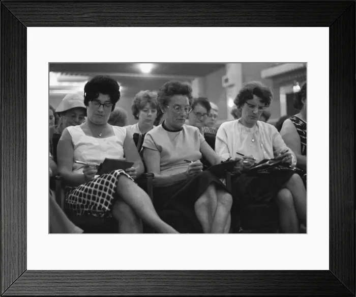 Framed Print : Playing bingo at the Gaiety Theatre, Cardiff. 31st July 1963 Framed Print : Playing bingo at the Gaiety Theatre, Cardiff. 31st July 1963