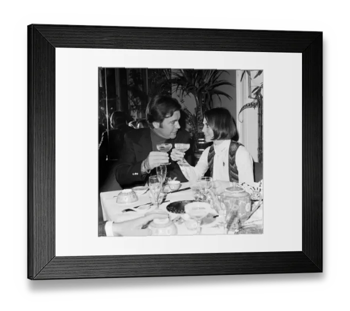 Framed Print : Robert Wagner and wife Natalie Wood drink champagne at the Singing Bamboo Oriental Framed Print : Robert Wagner and wife Natalie Wood drink champagne at the Singing Bamboo Oriental