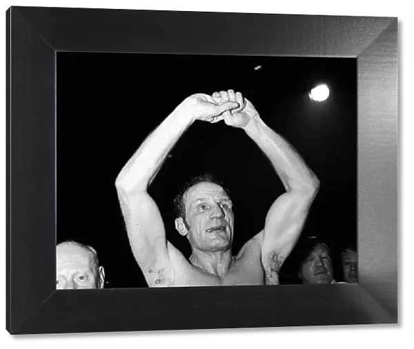 Henry Cooper wins back the British heavyweight title from Jack Bodell