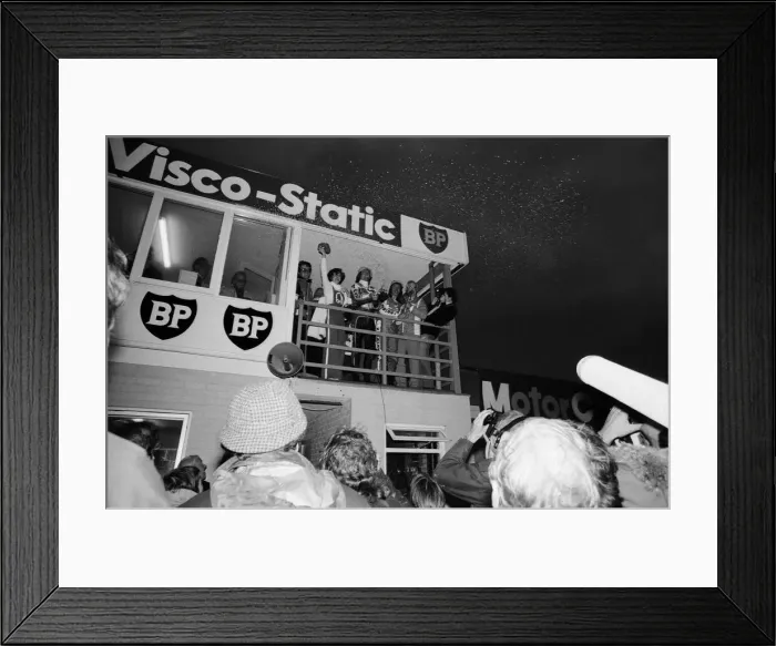 Framed Print : Britiains World Motorcycle racing Champion Barry Sheene at Brands Hatch competing in Framed Print : Britiains World Motorcycle racing Champion Barry Sheene at Brands Hatch competing in