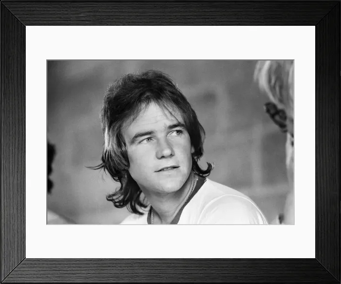Framed Print : Britiains World Motorcycle racing Champion Barry Sheene pictured at Silverstone Framed Print : Britiains World Motorcycle racing Champion Barry Sheene pictured at Silverstone