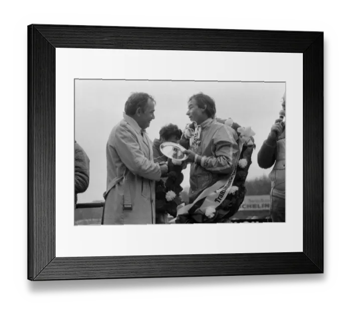 Framed Print : British Motorcycle road racer Barry Sheene at Brands Hatch for the Marlboro