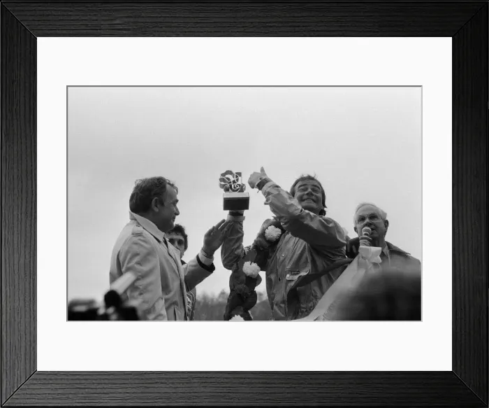 Framed Print : British Motorcycle road racer Barry Sheene at Brands Hatch for the Marlboro