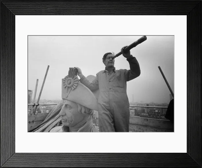 Framed Print : For the first time in over a hundred years Nelsons statue has a clean face