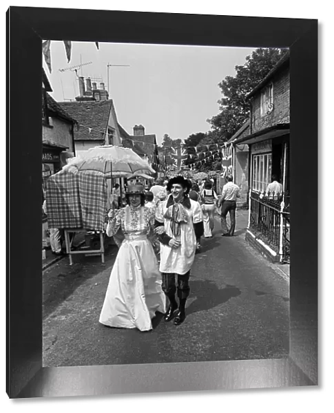 Sonning Festival. Sonning High Street, Berkshire. June 1976