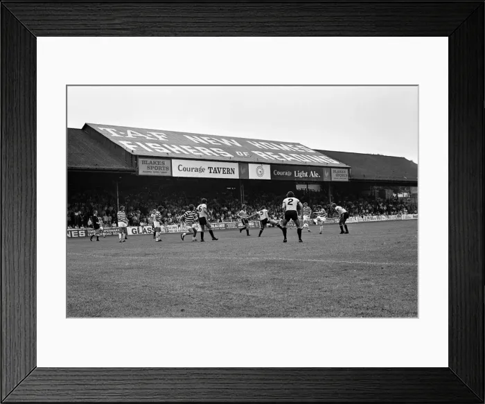 Framed Print : Reading v Peterborough United. Final score 3-2 to Peterborough United Framed Print : Reading v Peterborough United. Final score 3-2 to Peterborough United