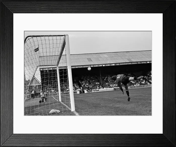 Framed Print : Reading v Peterborough United. Final score 3-2 to Peterborough United Framed Print : Reading v Peterborough United. Final score 3-2 to Peterborough United
