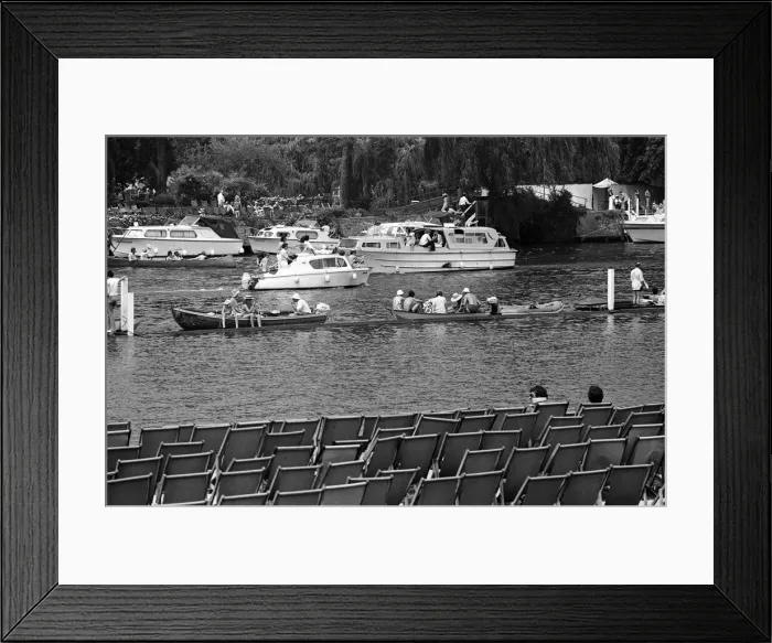 Framed Print : People enjoying the Henley Regatta. River Thames, Henley-on-Thames, Oxfordshire