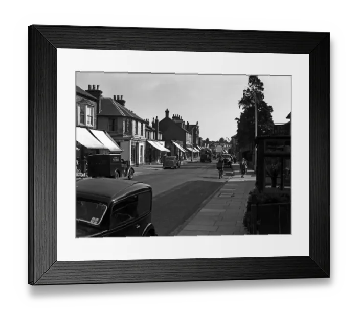 Framed Print : Marlowes street scene in Hemel Hempstead, Hertfordshire. 12th August 1949