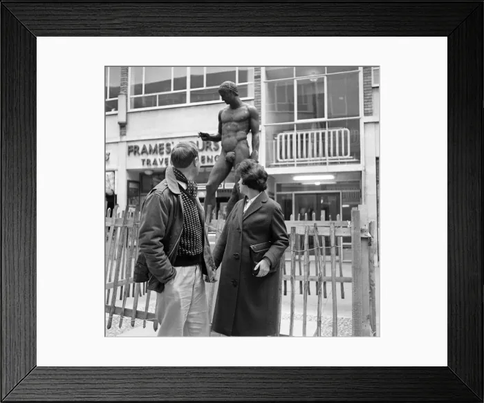 Framed Print : Bronze statue at Bank Court in Hemel Hempstead, Hertfordshire. 28th May 1962 Framed Print : Bronze statue at Bank Court in Hemel Hempstead, Hertfordshire. 28th May 1962