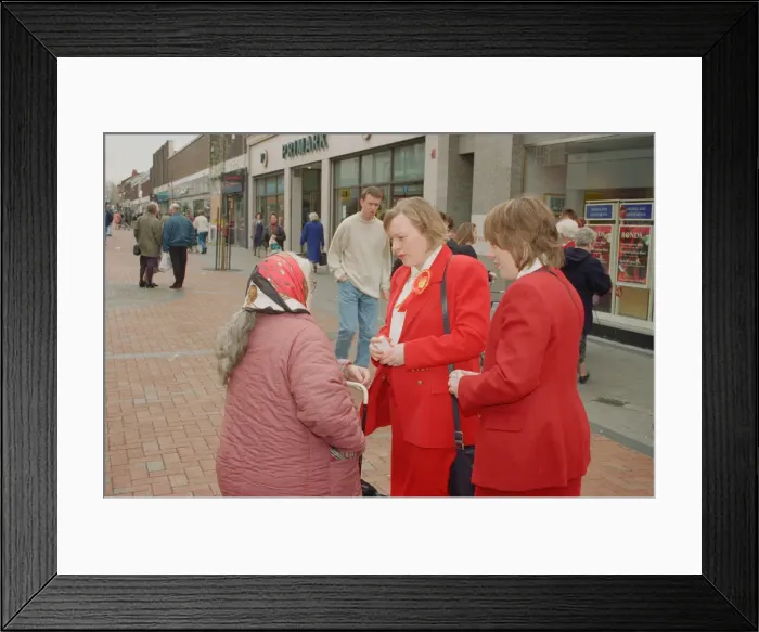 Framed Print : Angela Eagle (left) and her twin sister Maria (right) campaigning in Liverpool Framed Print : Angela Eagle (left) and her twin sister Maria (right) campaigning in Liverpool