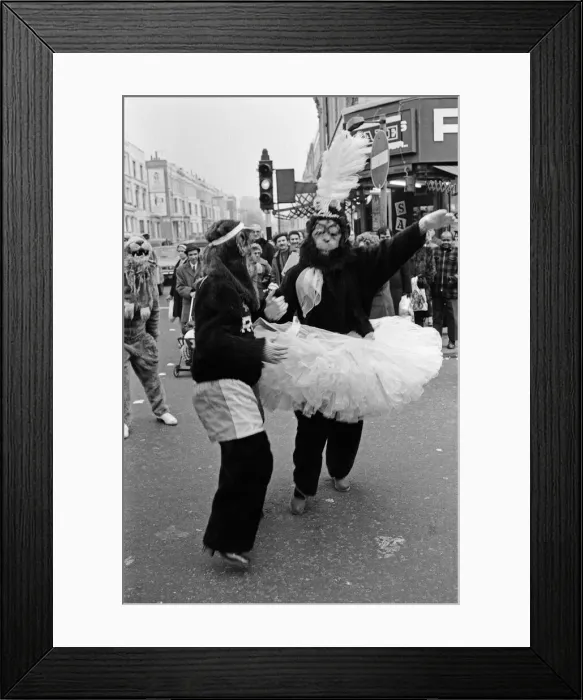 Framed Print : The circus visits Portobello Road, London. 13th January 1973 Framed Print : The circus visits Portobello Road, London. 13th January 1973