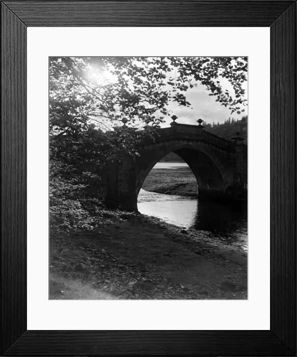 Framed Print : Aray Bridge, under which the River Aray and Loch Fyne meet Framed Print : Aray Bridge, under which the River Aray and Loch Fyne meet