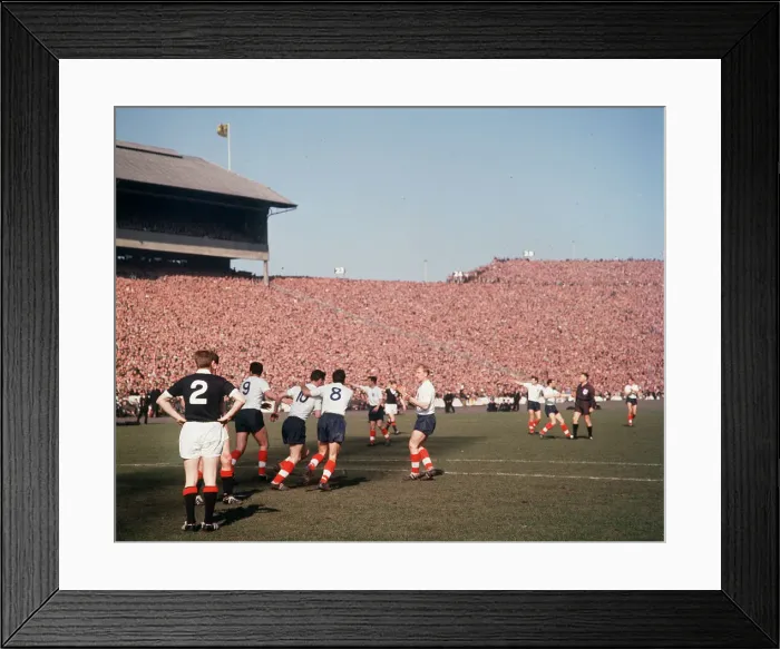 Framed Print : British Championship International football match at Hampden Park, Glasgow Framed Print : British Championship International football match at Hampden Park, Glasgow