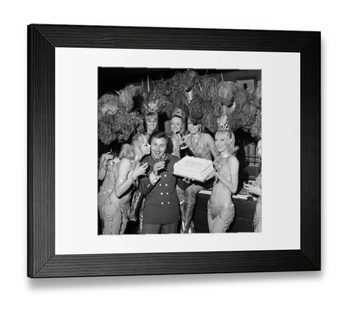 Framed Print : Entertainer Des O Connor who was ordered to take a short rest by his doctor this Framed Print : Entertainer Des O Connor who was ordered to take a short rest by his doctor this