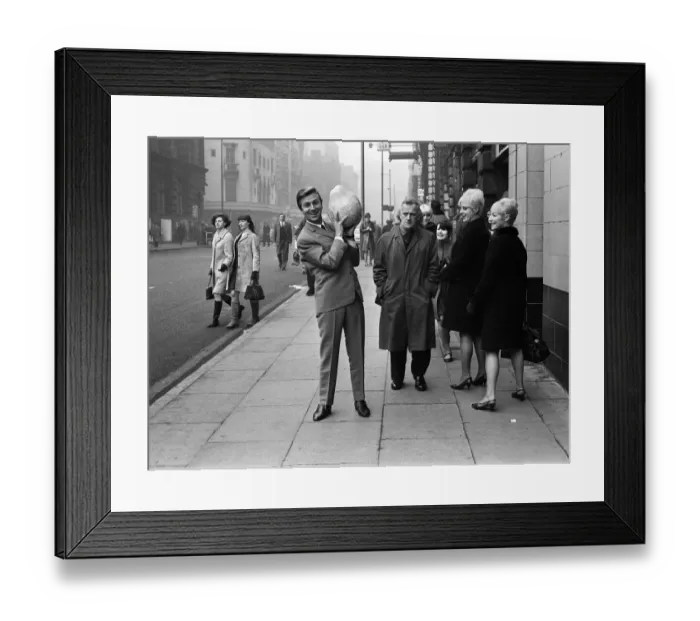 Framed Print : Des O Connor, currently in the chart with Careless Hands