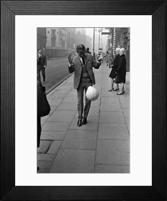 Framed Print : Des O Connor, currently in the chart with Careless Hands Framed Print : Des O Connor, currently in the chart with Careless Hands