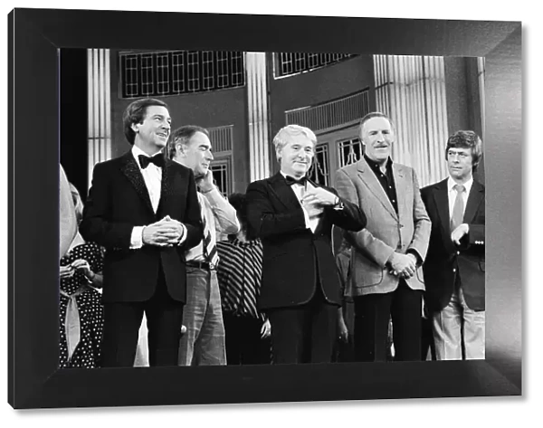 Stars tribute to the late Eric Morecambe. Des O Connor, Ernie Wise, Bruce Forsyth