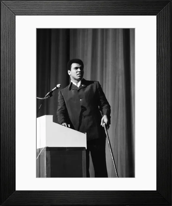Framed Print : World Heavyweight boxing champion Muhammad Ali held his first public speaking in England Framed Print : World Heavyweight boxing champion Muhammad Ali held his first public speaking in England
