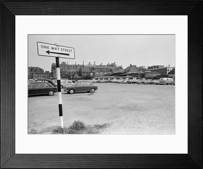 Framed Print : Views of the site of the Civic Centre, Reading, Berkshire. 20th May 1966 Framed Print : Views of the site of the Civic Centre, Reading, Berkshire. 20th May 1966